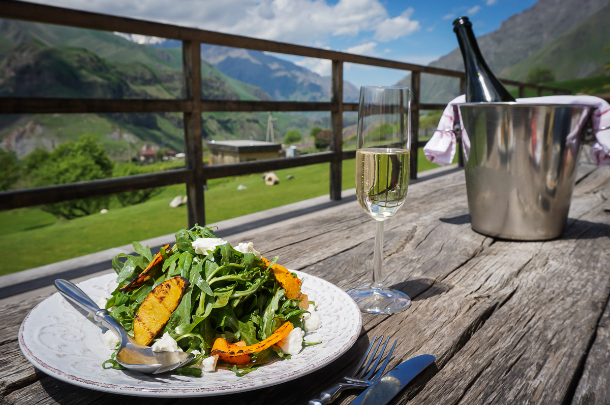 Rooms Hotel Kazbegi Гергети