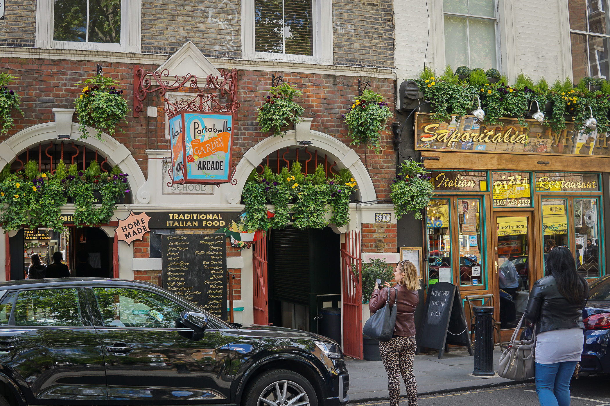 London - Portobello Road Market och Acklam Village Market ...